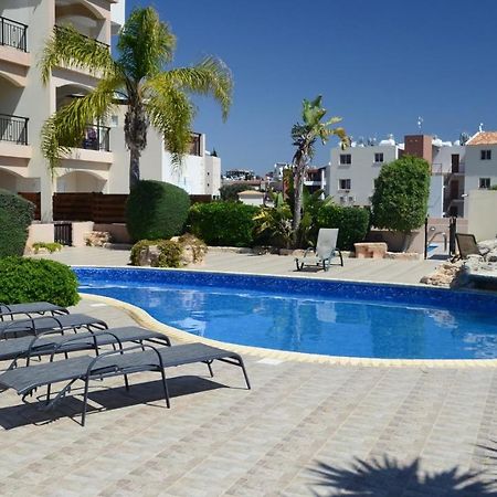 Sun Island Apartments Paphos Extérieur photo