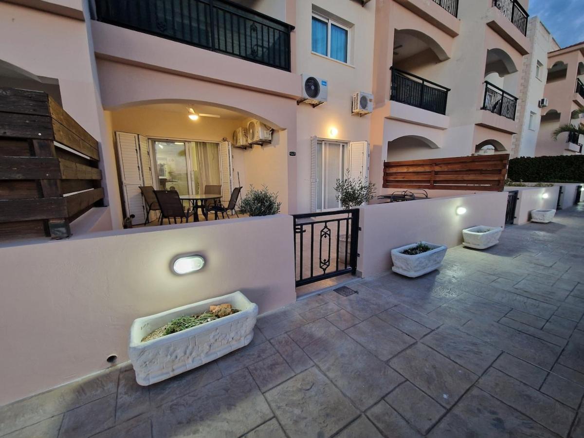 Sun Island Apartments Paphos Extérieur photo