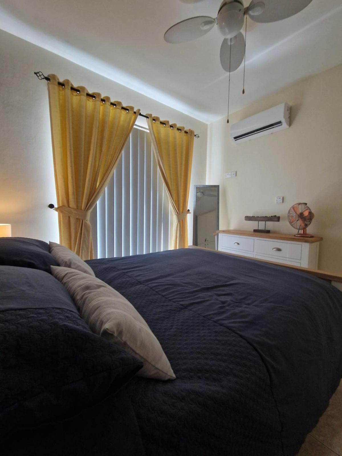 Sun Island Apartments Paphos Extérieur photo